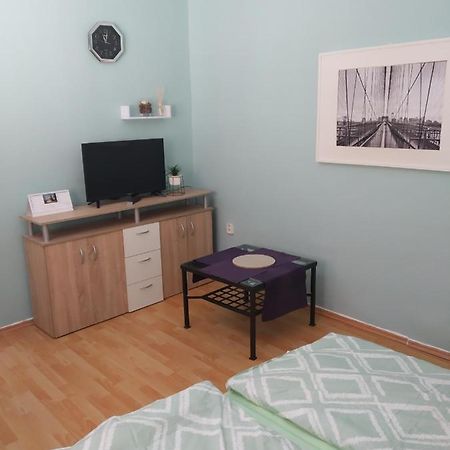 Apartman Blizko Brna S Dobovymi Dekoracemi Apartment Melcany Exterior photo